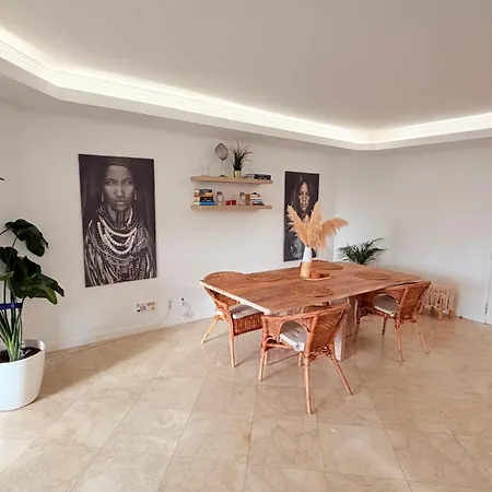 דירה Oceanfront 2 Bedrooms With Swimming Pool & Garage *