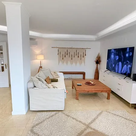 דירה Oceanfront 2 Bedrooms With Swimming Pool & Garage