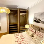Oceanfront 2 Bedrooms Apartment With Swimming Pool & Garage Apartmán