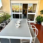 Oceanfront 2 Bedrooms With Swimming Pool & Garage Apartment *