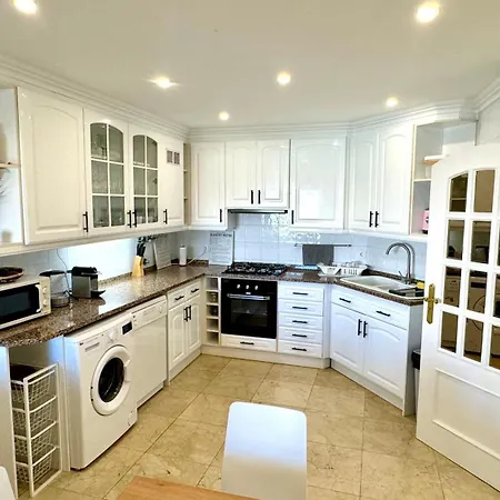 Oceanfront 2 Bedrooms With Swimming Pool & Garage