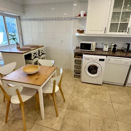 Oceanfront 2 Bedrooms With Swimming Pool & Garage *