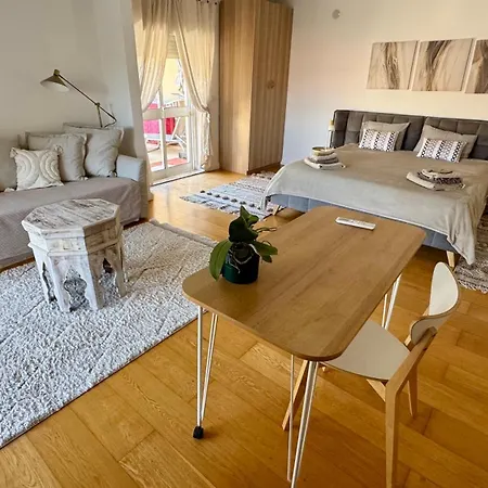 2 Bedrooms With Swimming Pool Nomad Dreams N 7 *