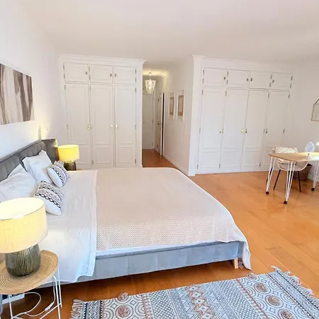 Oceanfront 2 Bedrooms With Swimming Pool & Garage Apartamento *
