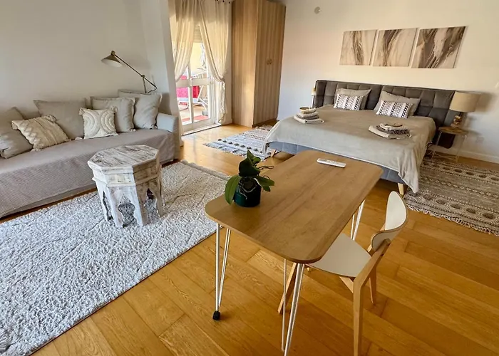 Nomad Dreams N 7 2 Bedrooms With Swimming Pool & Garage *