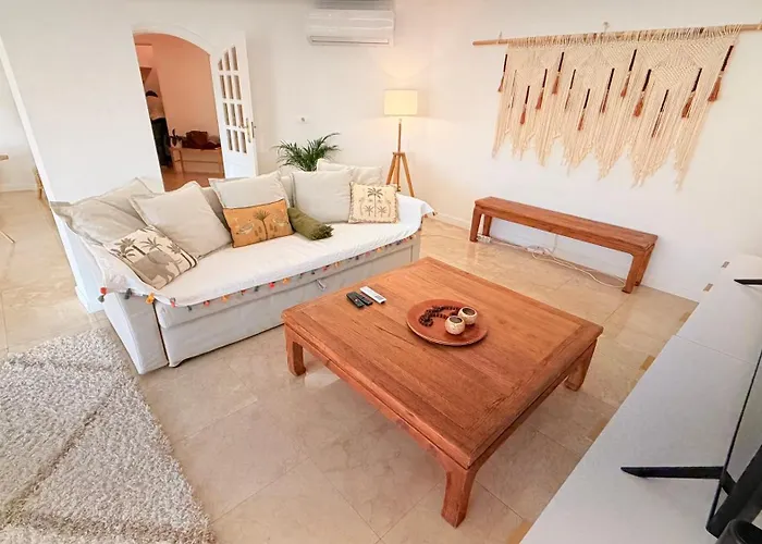 Nomad Dreams N 7 2 Bedrooms With Swimming Pool & Garage דירה