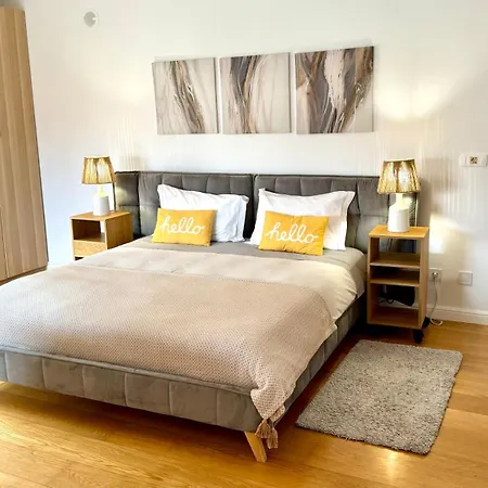 Oceanfront 2 Bedrooms With Swimming Pool & Garage *