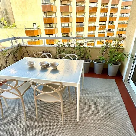 Oceanfront 2 Bedrooms With Swimming Pool & Garage *